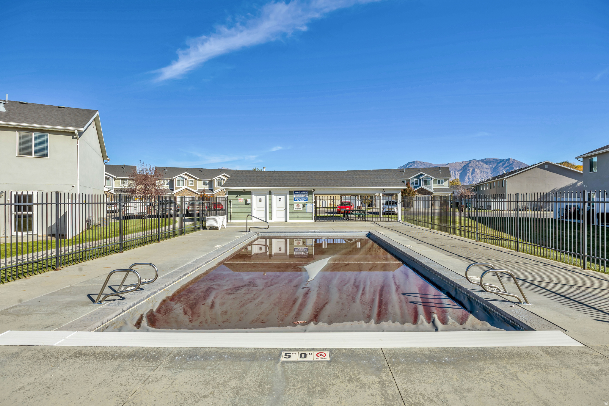 CAMELOT COVE - Residential