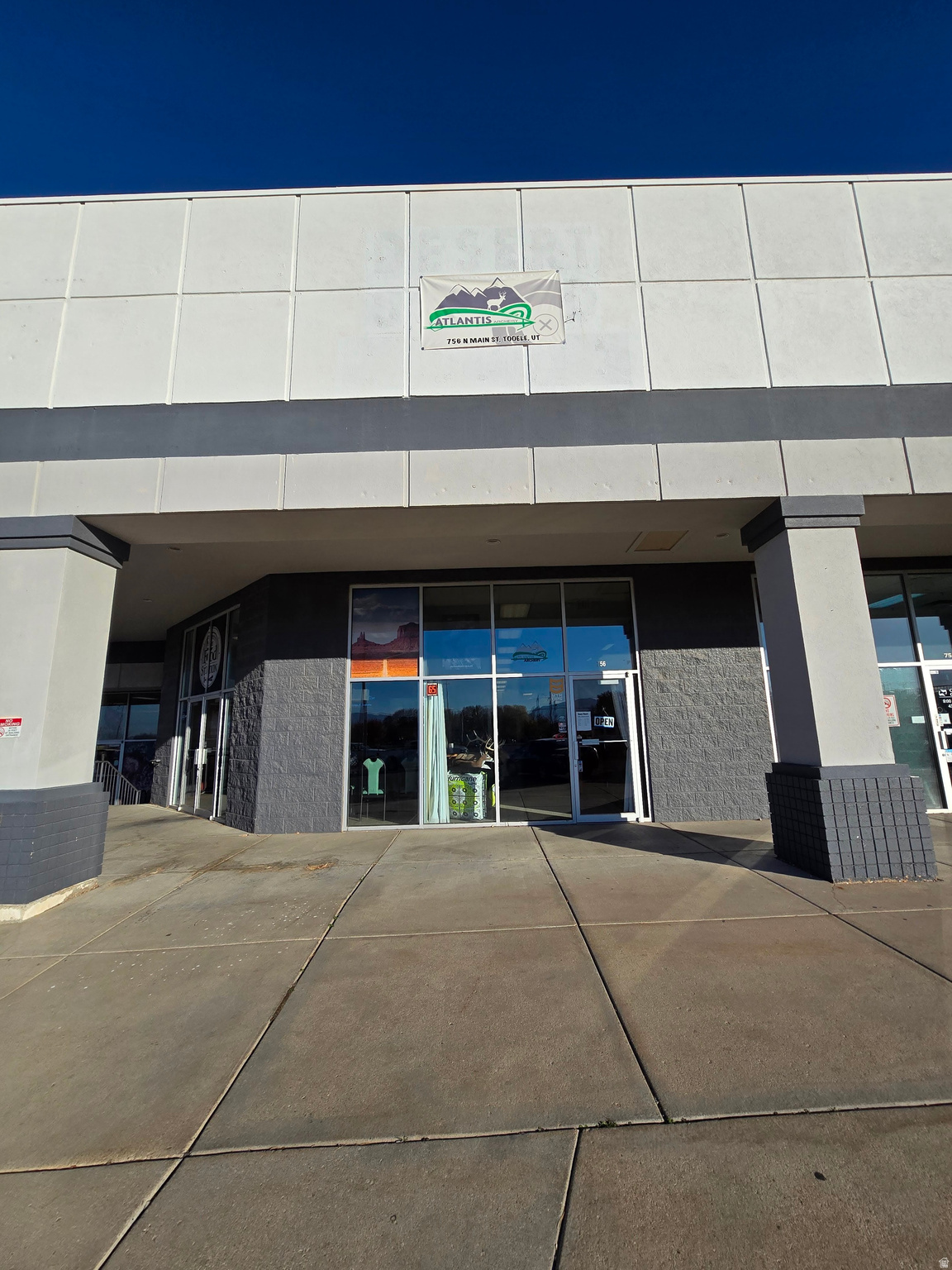 VALLEY MALL - Commercial Lease