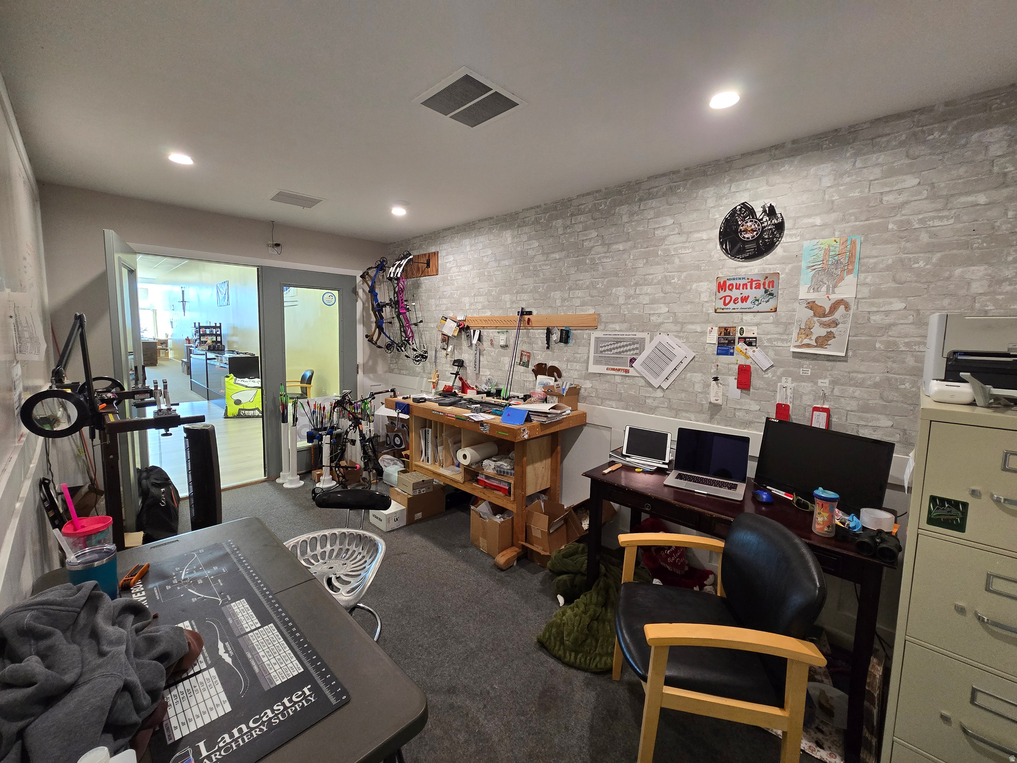 VALLEY MALL - Commercial Lease