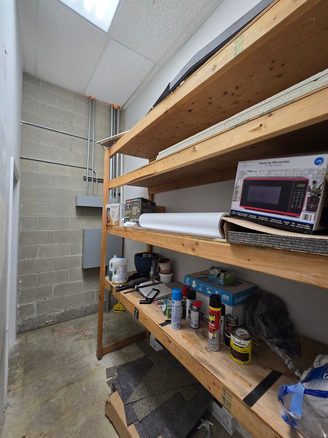 VALLEY MALL - Commercial Lease