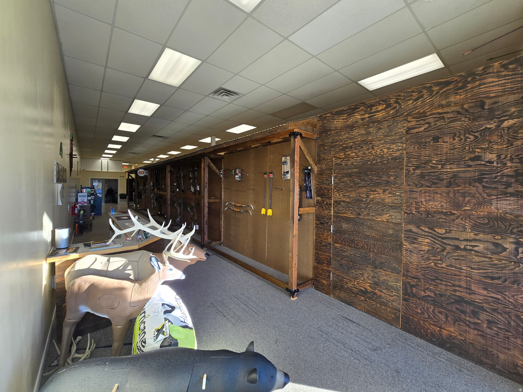 VALLEY MALL - Commercial Lease