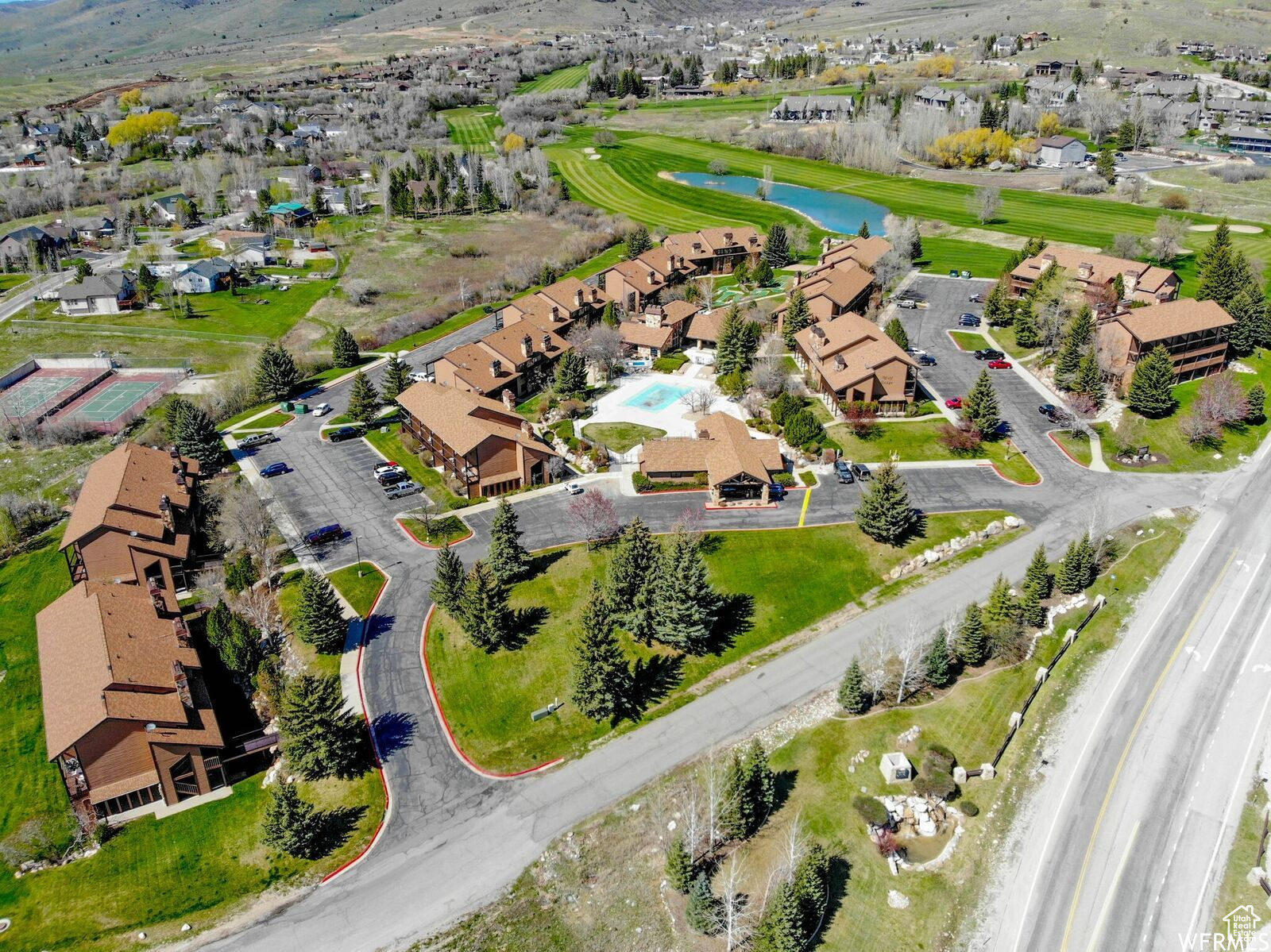 WOLF LODGE - Residential