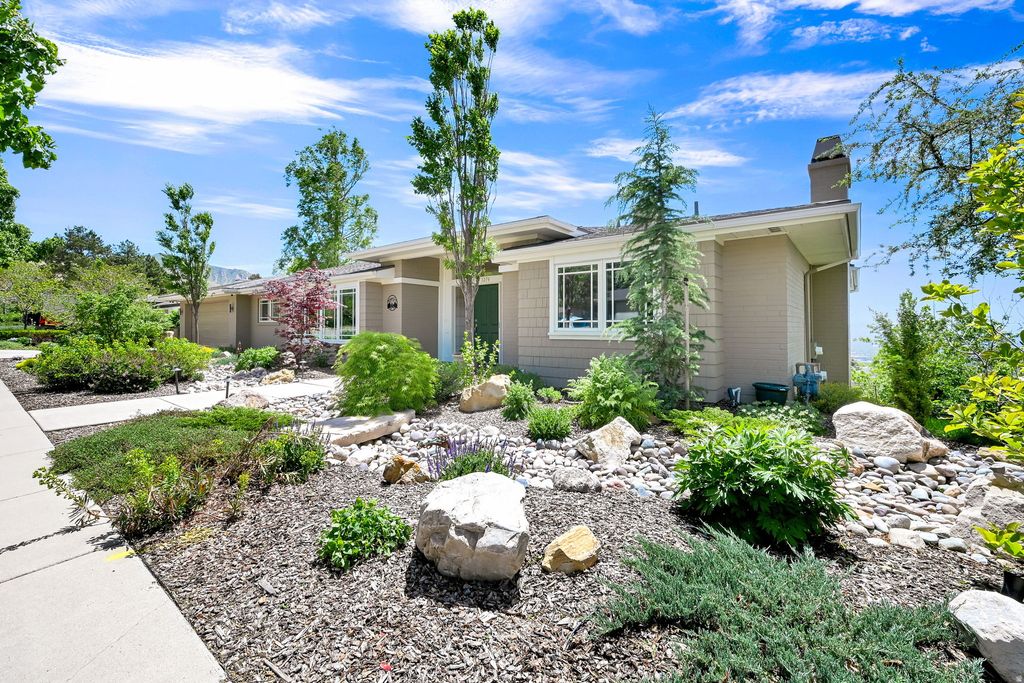 Photo of 1274 E CHANDLER Dr, Salt Lake City, UT 84103 (MLS # 2133769)