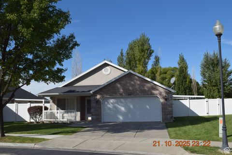 Photo of 2517 N DORCHESTER AVE, Harrisville, UT 84414 (MLS # 2119087) Photo of 2517 N DORCHESTER AVE, Harrisville, UT 84414 (MLS # 2119087)