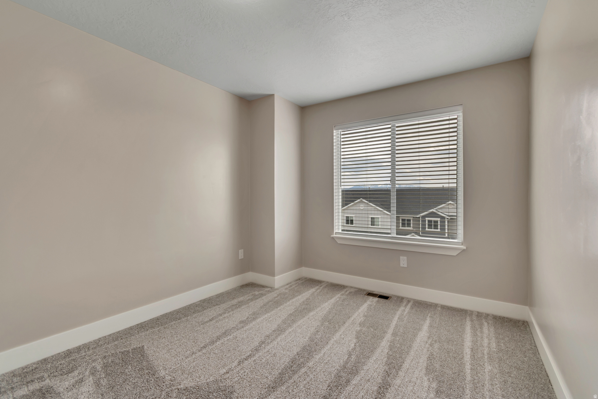 LAKEVIEW - Residential