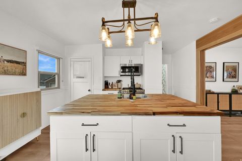 Tiny photo for 696 S LOCUST AVE, Pleasant Grove, UT 84062 (MLS # 2136253)