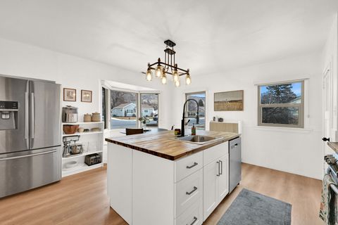 Tiny photo for 696 S LOCUST AVE, Pleasant Grove, UT 84062 (MLS # 2136253)