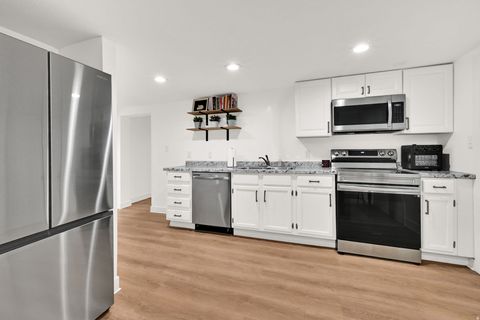 Tiny photo for 696 S LOCUST AVE, Pleasant Grove, UT 84062 (MLS # 2136253)