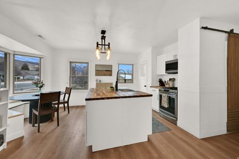 Tiny photo for 696 S LOCUST AVE, Pleasant Grove, UT 84062 (MLS # 2136253)