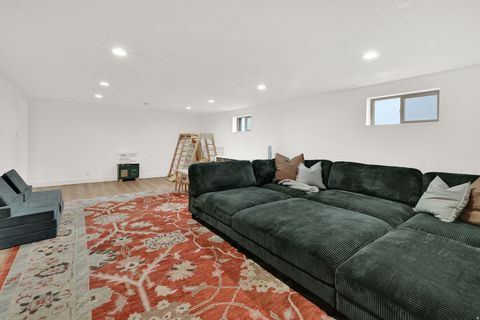 Tiny photo for 696 S LOCUST AVE, Pleasant Grove, UT 84062 (MLS # 2136253)