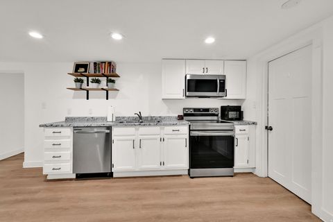 Tiny photo for 696 S LOCUST AVE, Pleasant Grove, UT 84062 (MLS # 2136253)