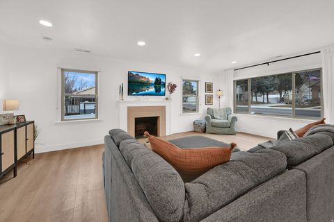 Tiny photo for 696 S LOCUST AVE, Pleasant Grove, UT 84062 (MLS # 2136253)