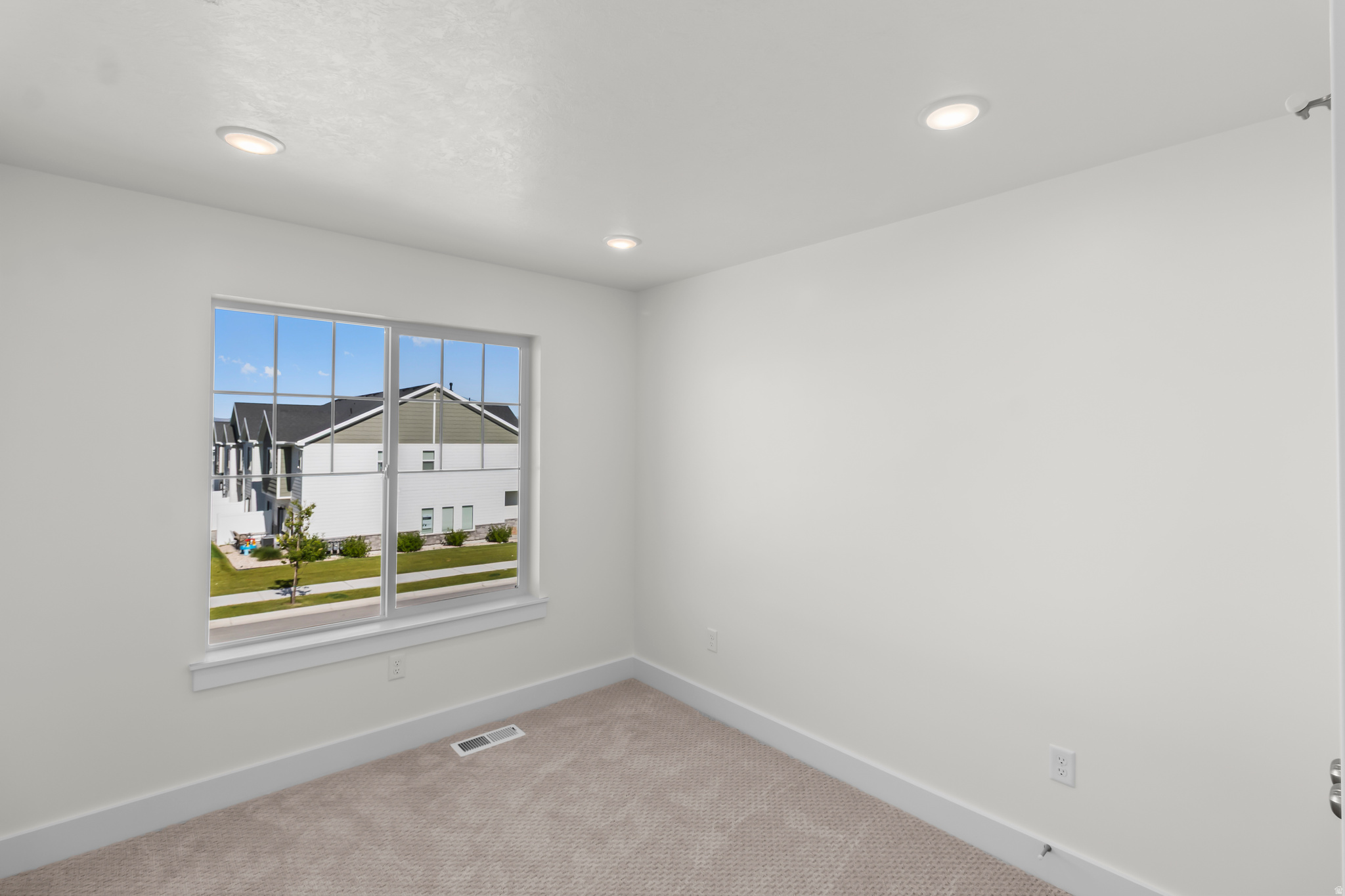 RIVERGATE - Residential