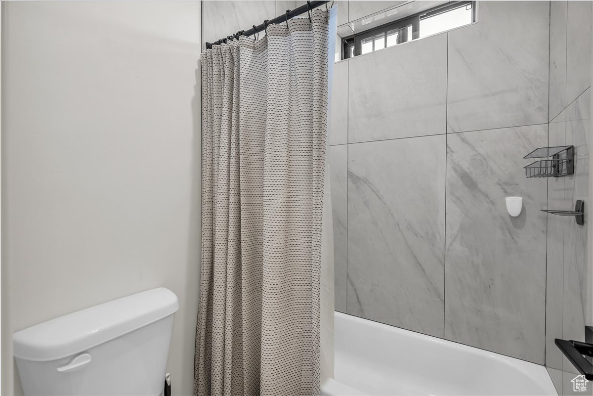 ARROWHEAD PLACE - Residential