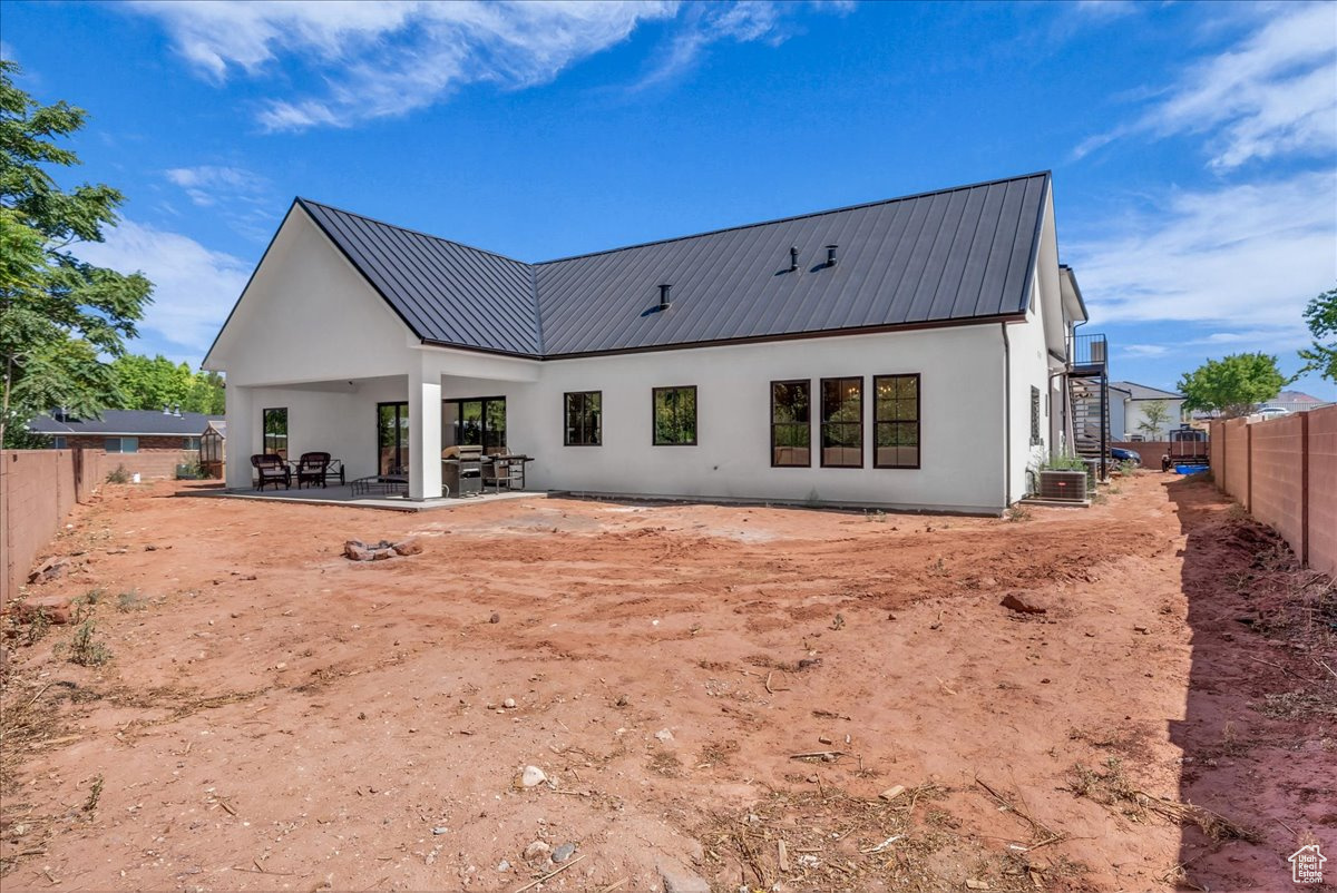 ARROWHEAD PLACE - Residential