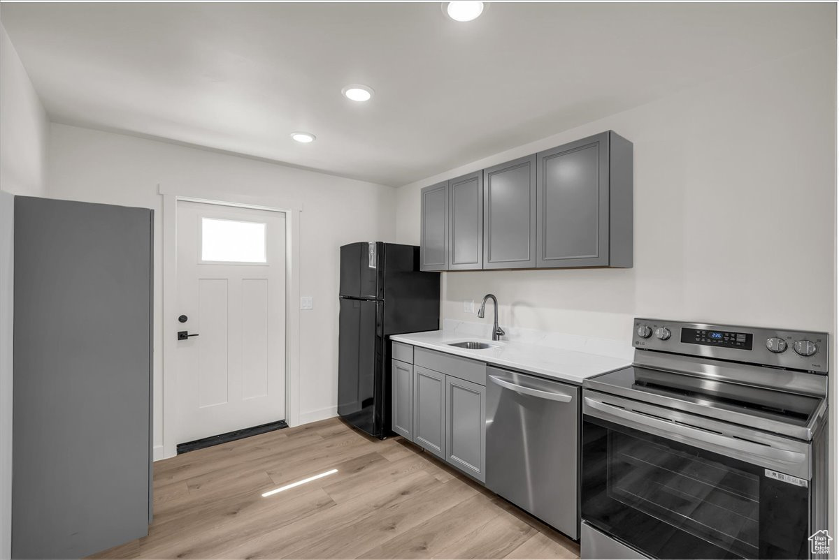 ARROWHEAD PLACE - Residential