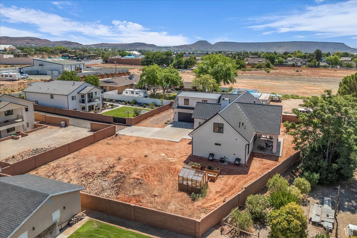 ARROWHEAD PLACE - Residential