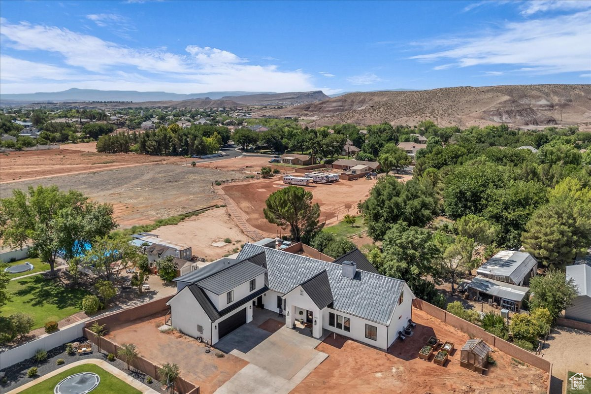 ARROWHEAD PLACE - Residential