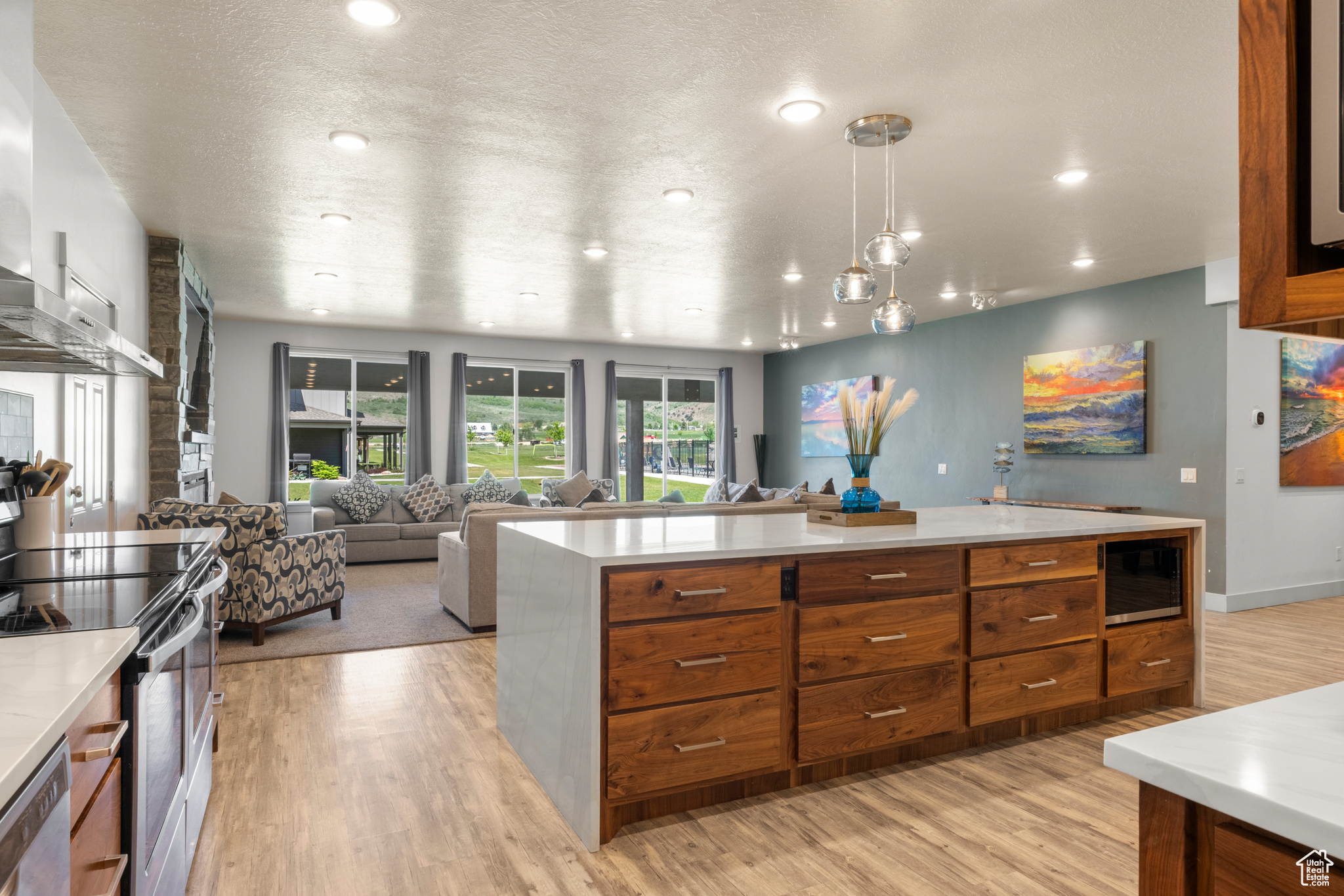 WATERDANCE - Residential