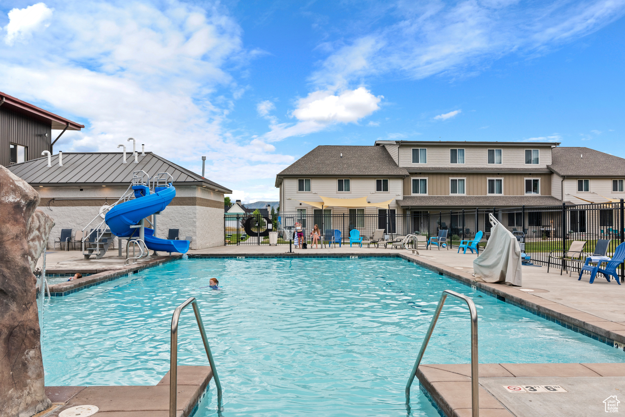 WATERDANCE - Residential