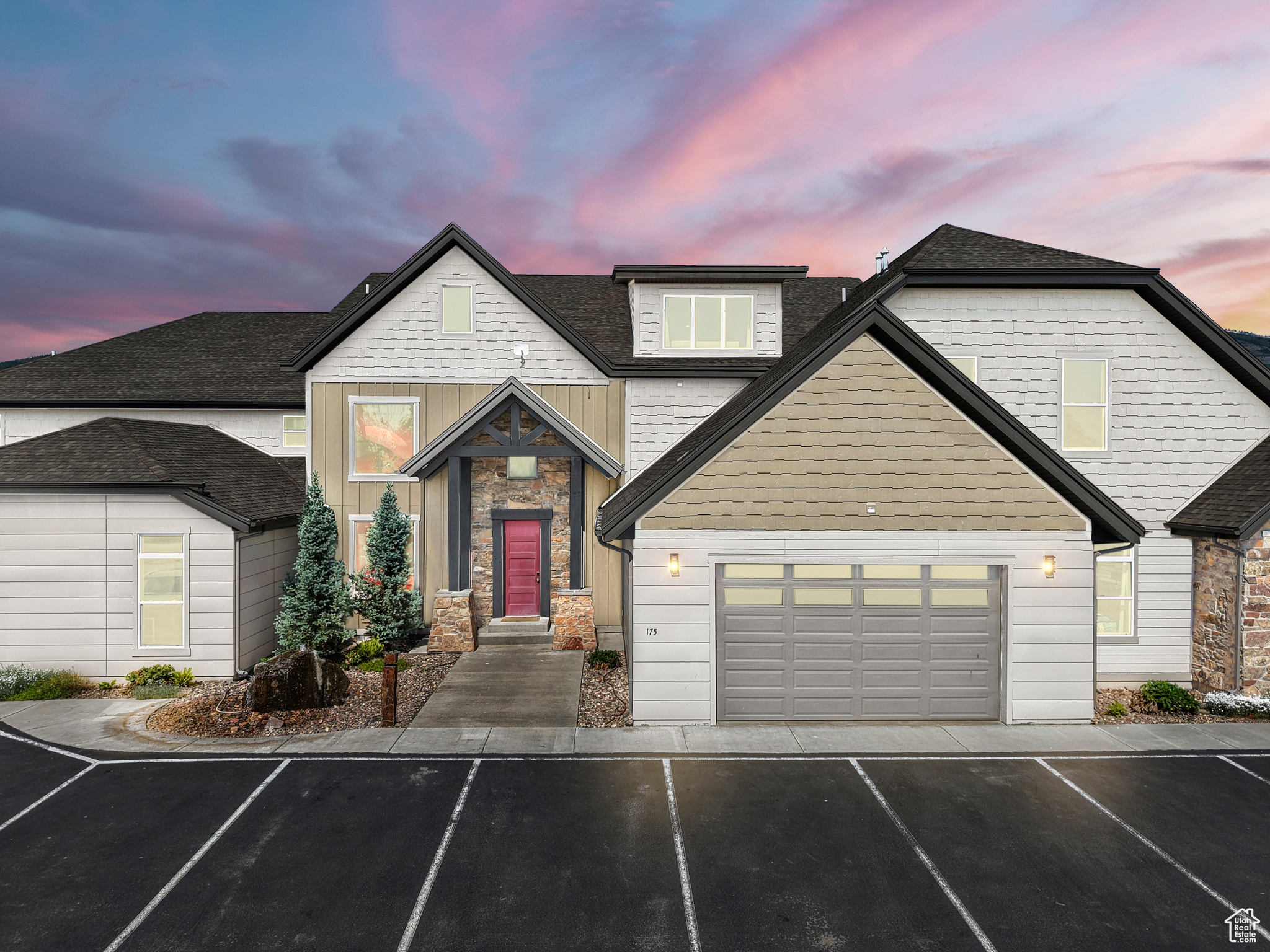 WATERDANCE - Residential
