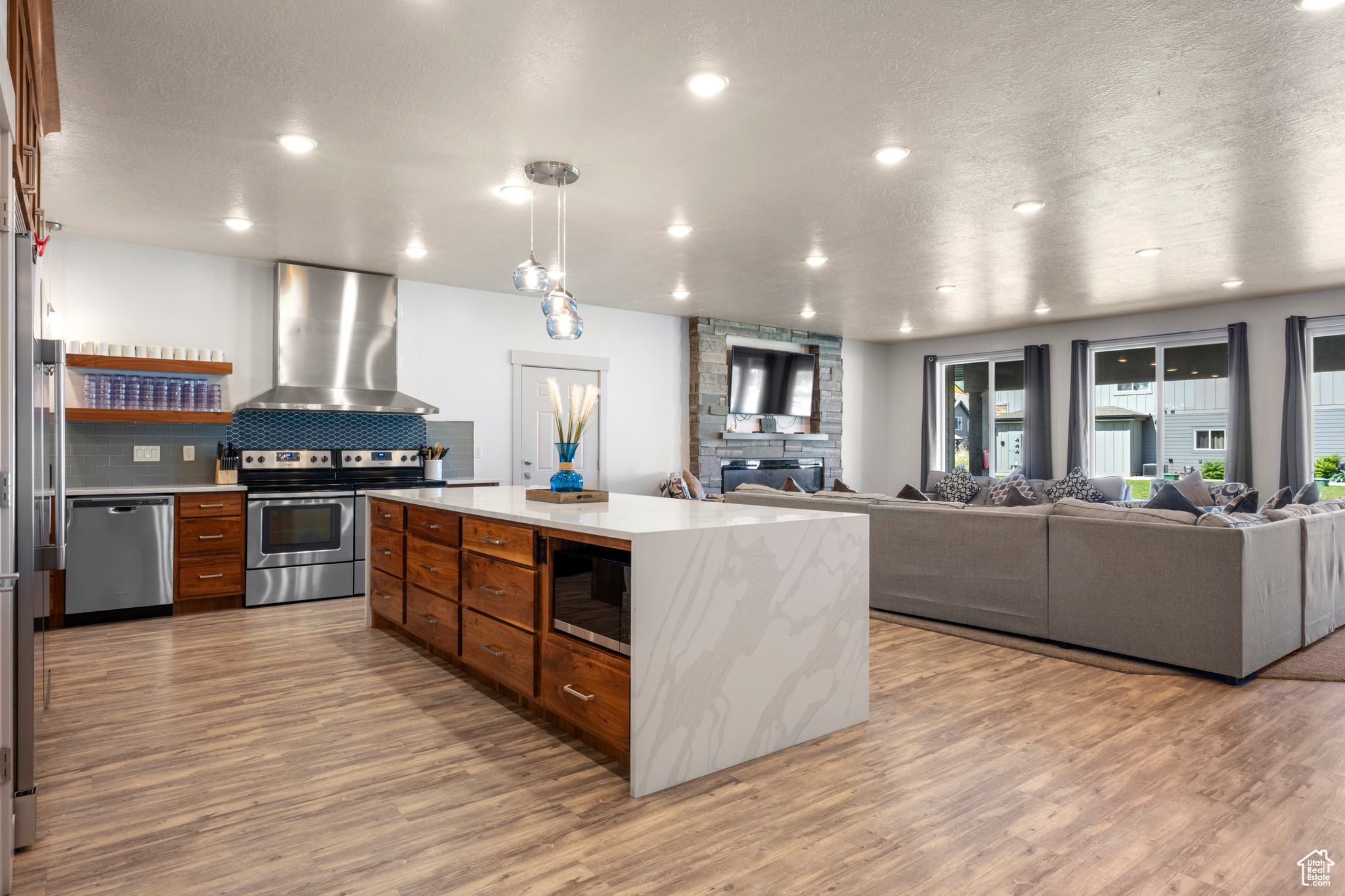 WATERDANCE - Residential