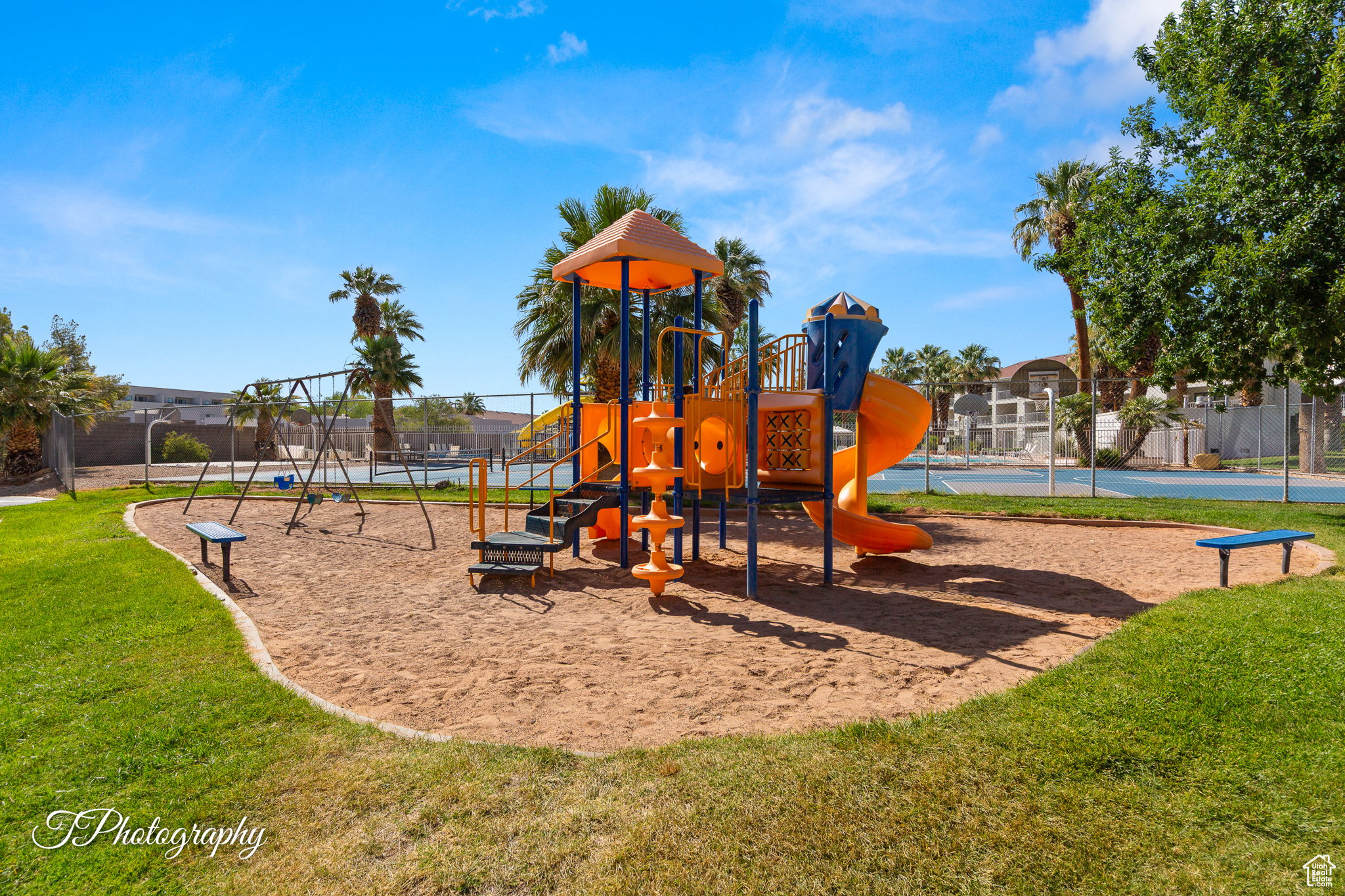 LAS PALMAS RESORT CONDO 1A - Residential