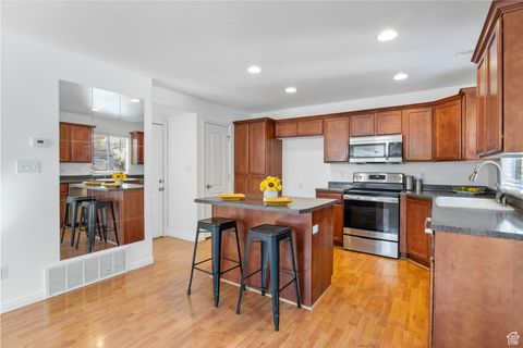 Tiny photo for 10468 N SAGE VISTA LN, Cedar Hills, UT 84062 (MLS # 2118722)