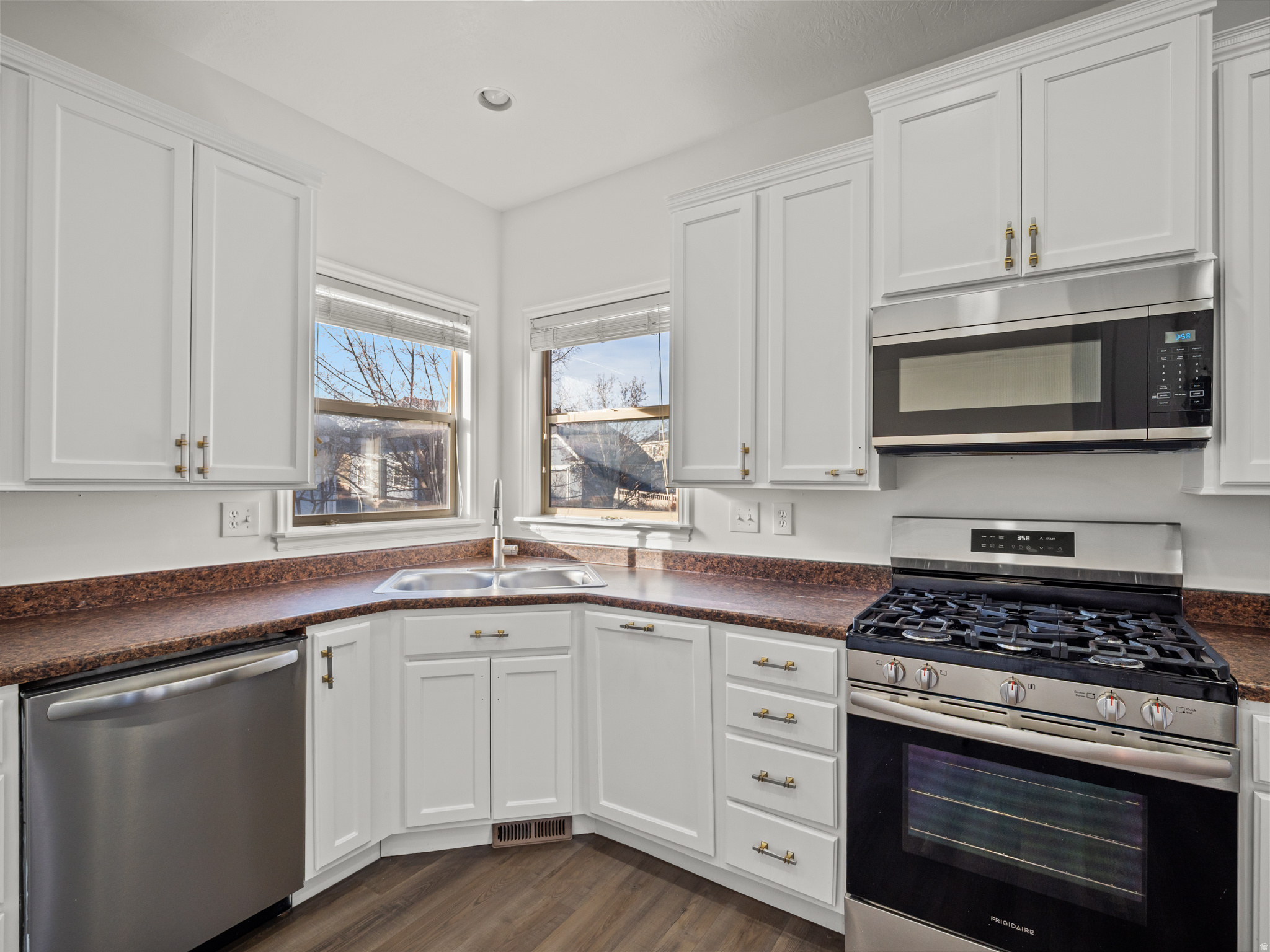 DAYBREAK - Residential