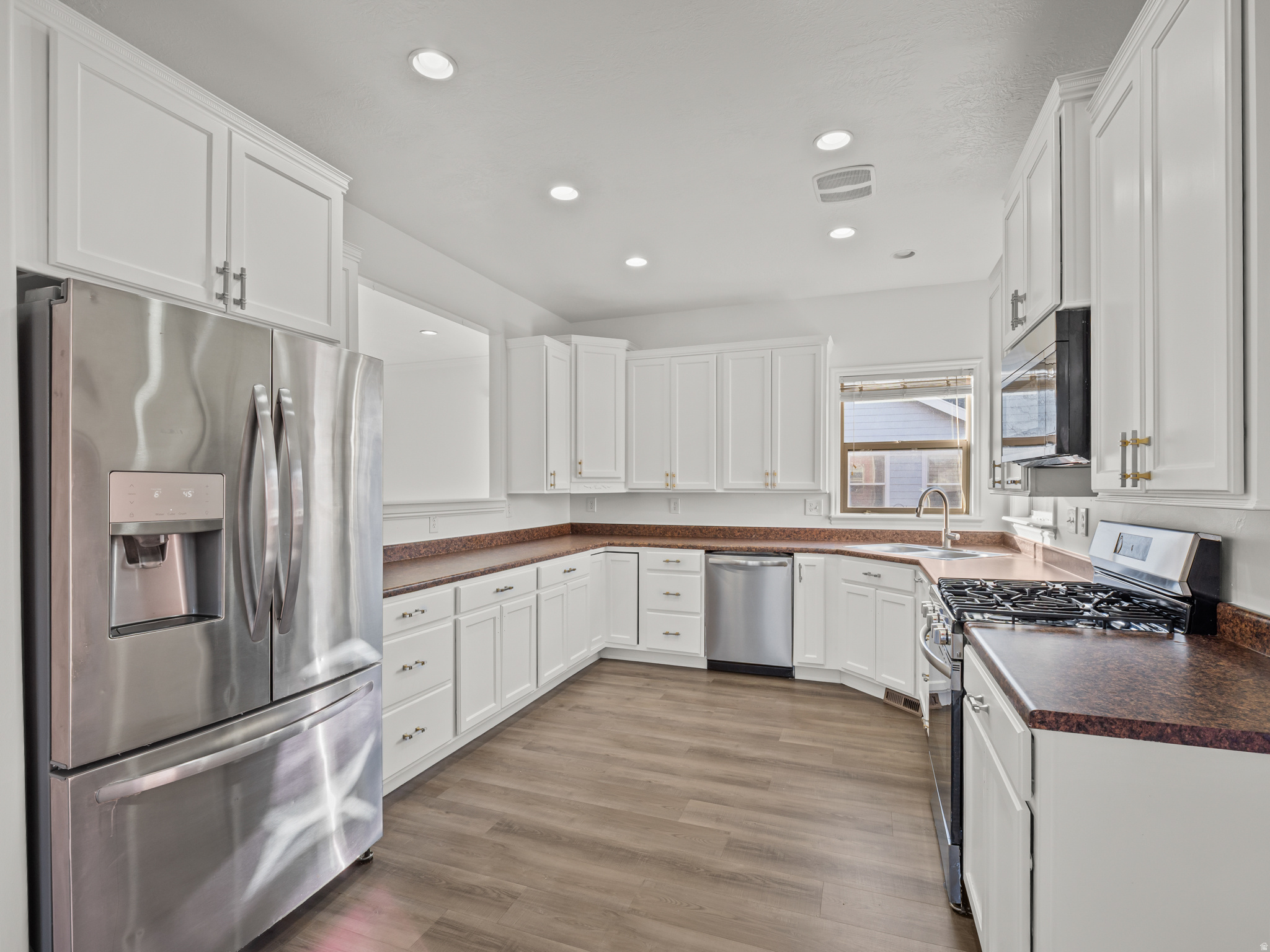 DAYBREAK - Residential