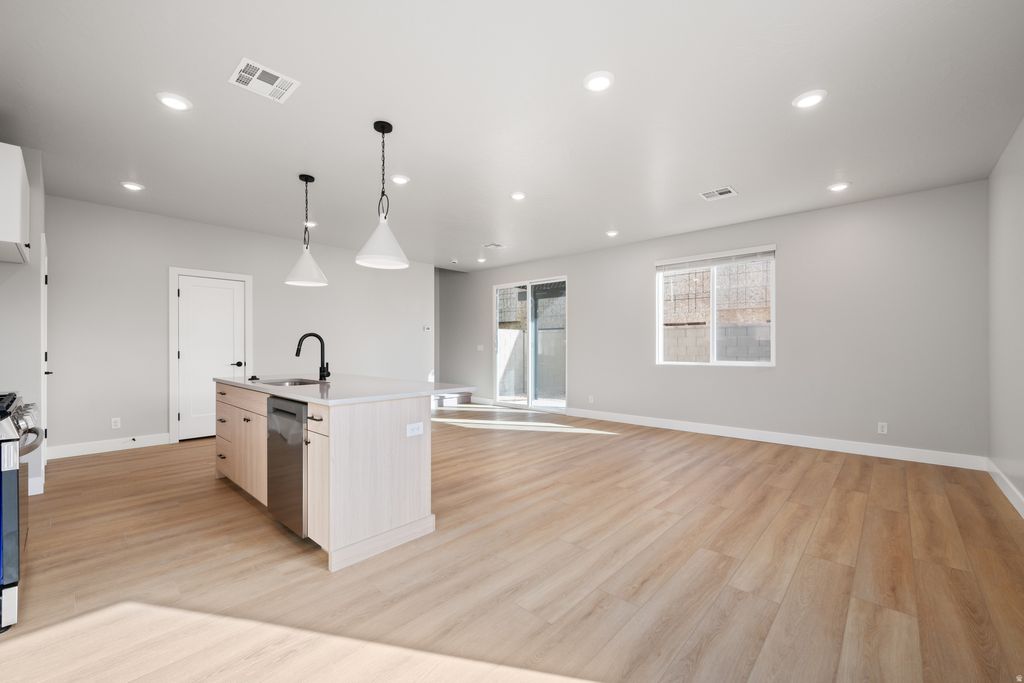 Photo of 4000 E RAZOR DR #126, Washington, UT 84780 (MLS # 2132641)
