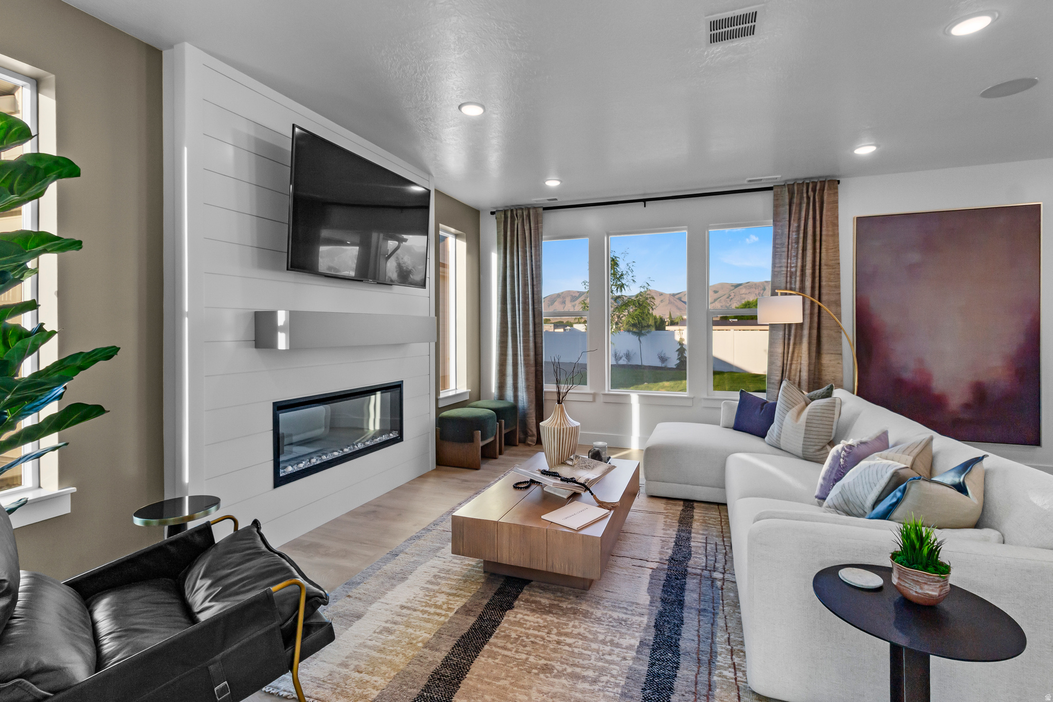 RIVERGATE - Residential