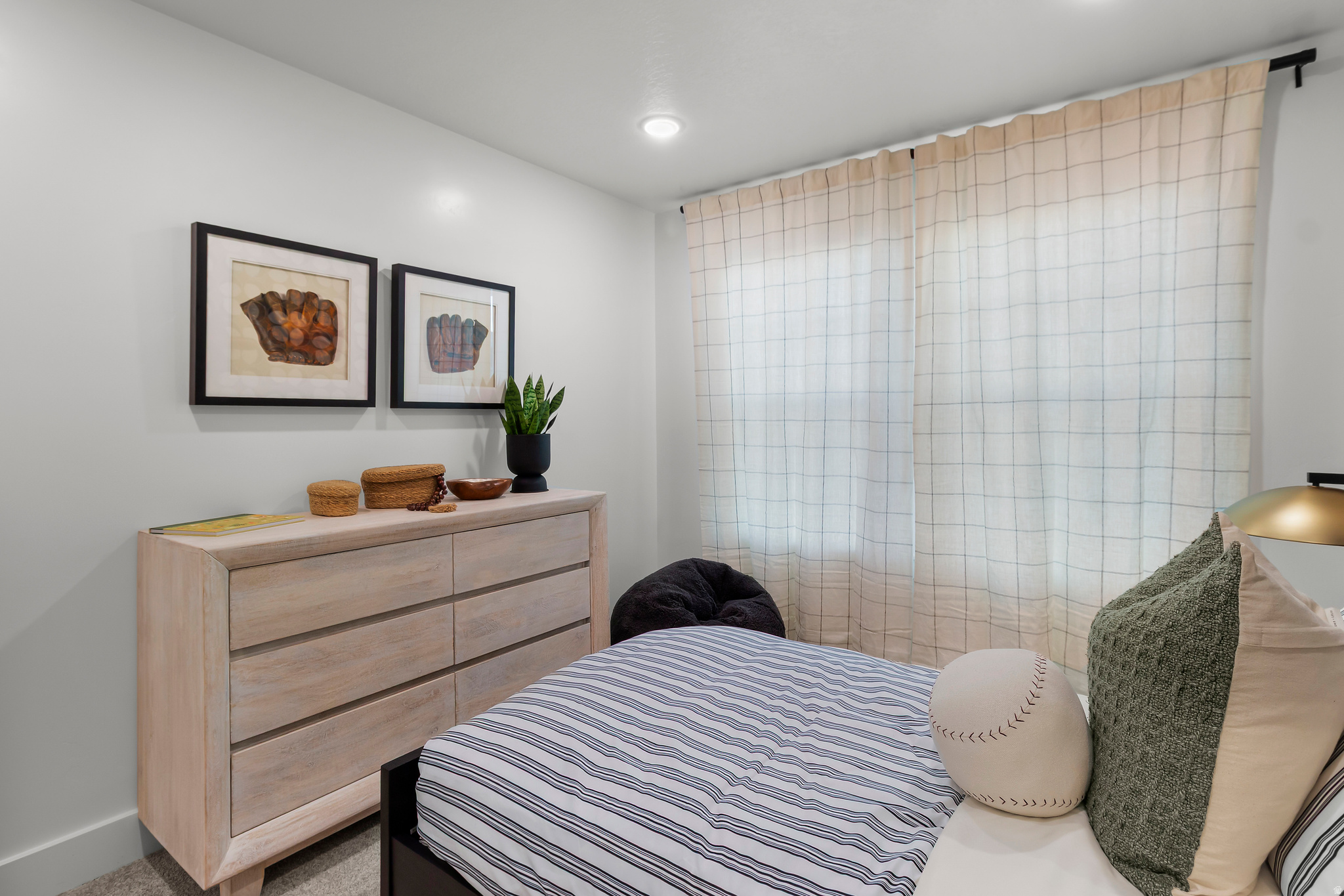 RIVERGATE - Residential
