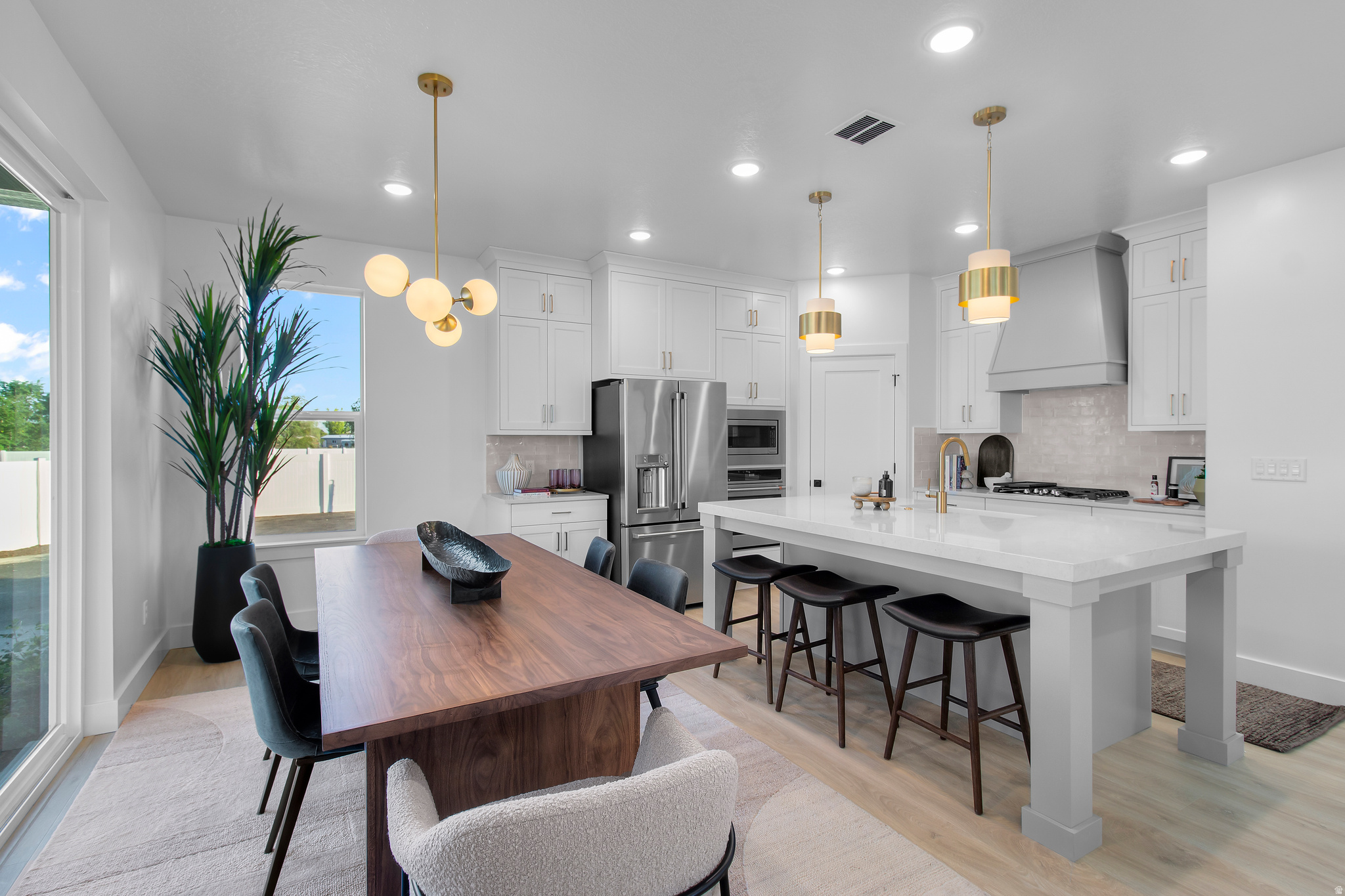 RIVERGATE - Residential