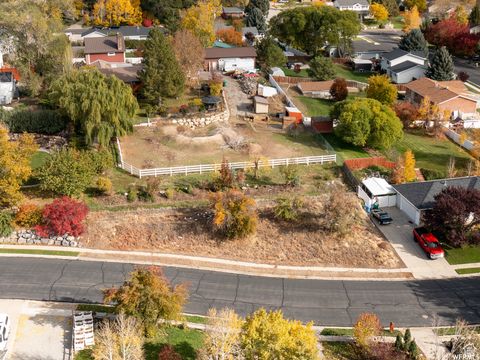 Tiny photo for 9900 N MEADOW DR, Cedar Hills, UT 84062 (MLS # 2098811)