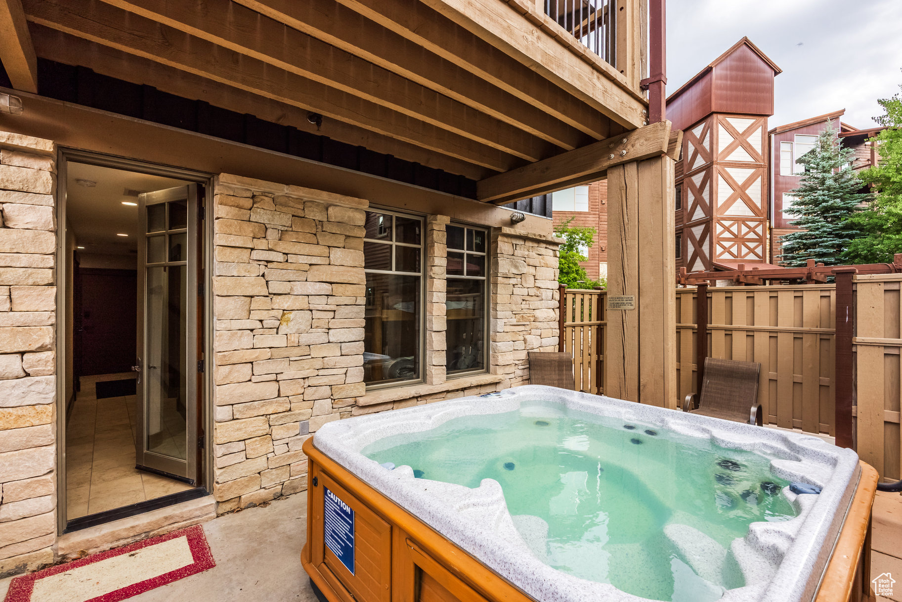 SPIRO CONDOMINIUMS - Residential