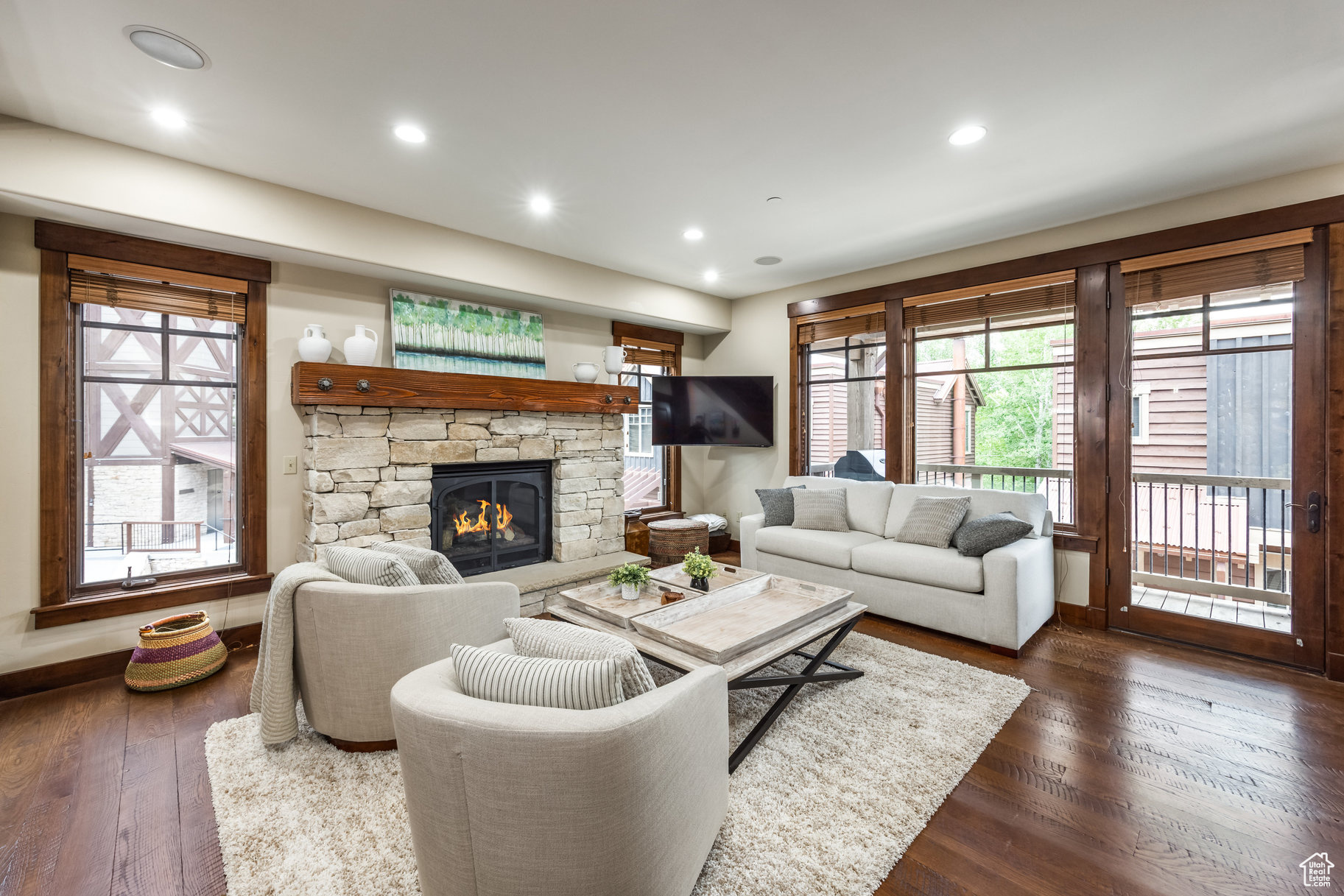 SPIRO CONDOMINIUMS - Residential