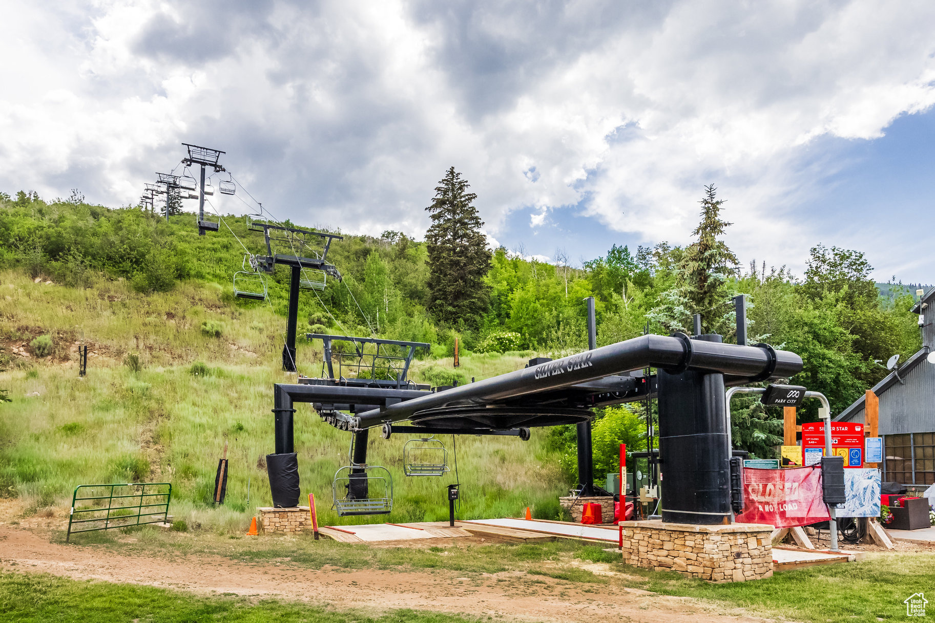 SPIRO CONDOMINIUMS - Residential