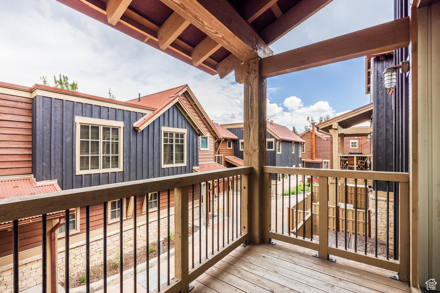 SPIRO CONDOMINIUMS - Residential