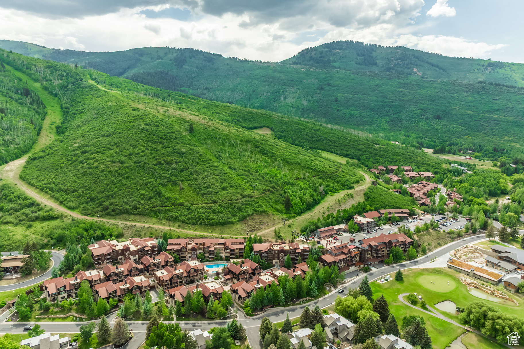 SPIRO CONDOMINIUMS - Residential