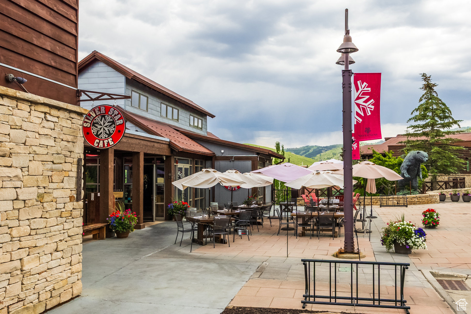 SPIRO CONDOMINIUMS - Residential