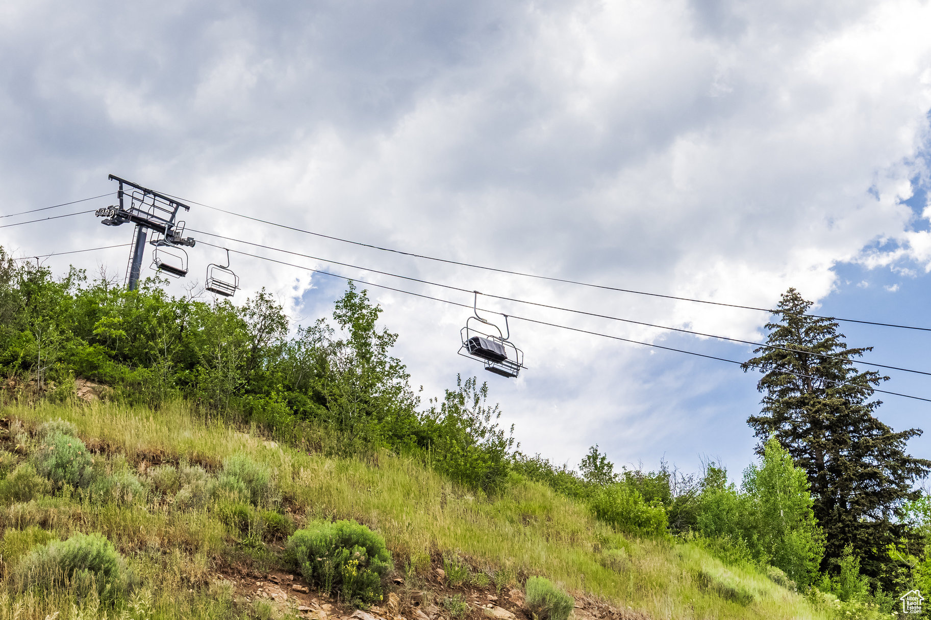 SPIRO CONDOMINIUMS - Residential