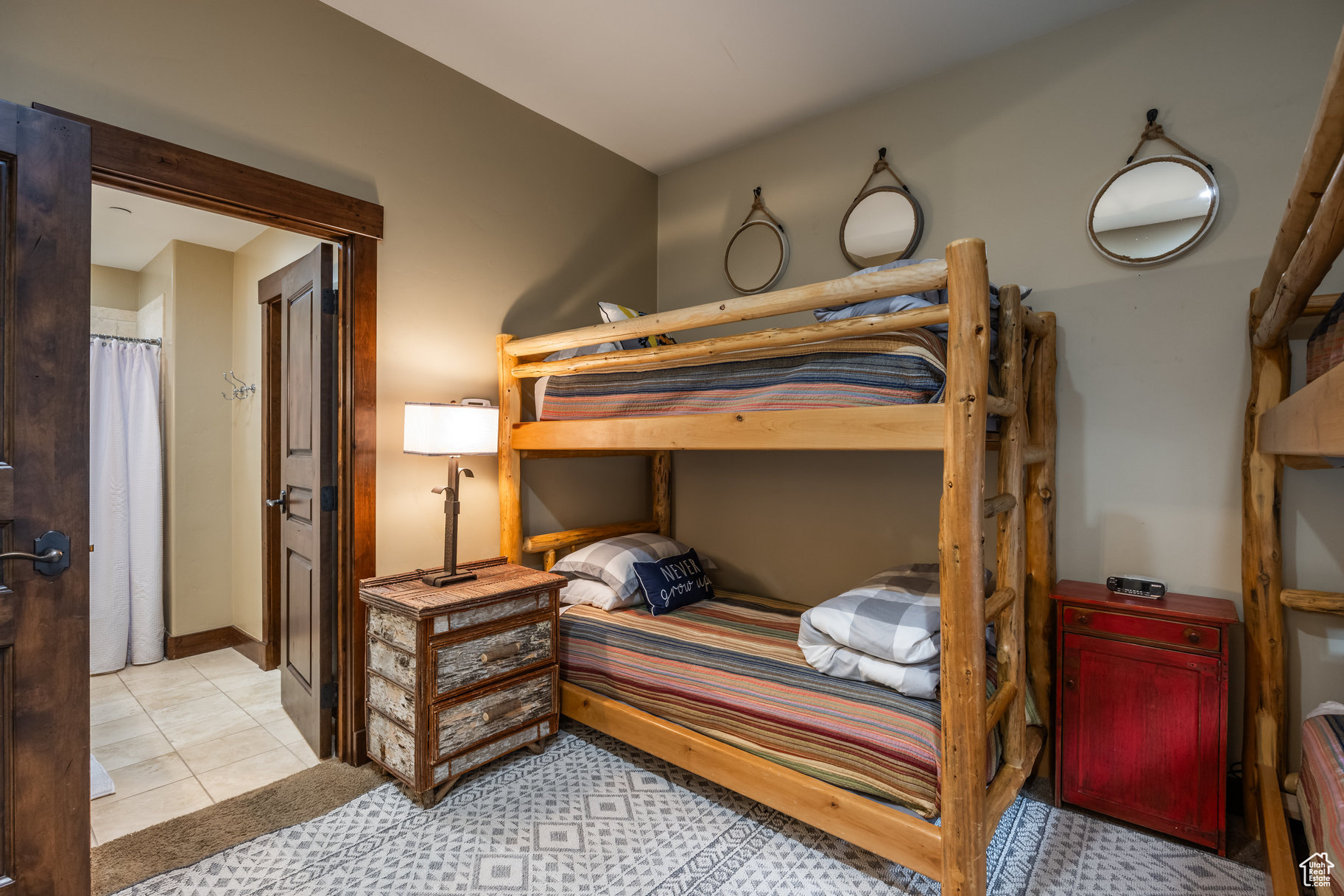 SPIRO CONDOMINIUMS - Residential