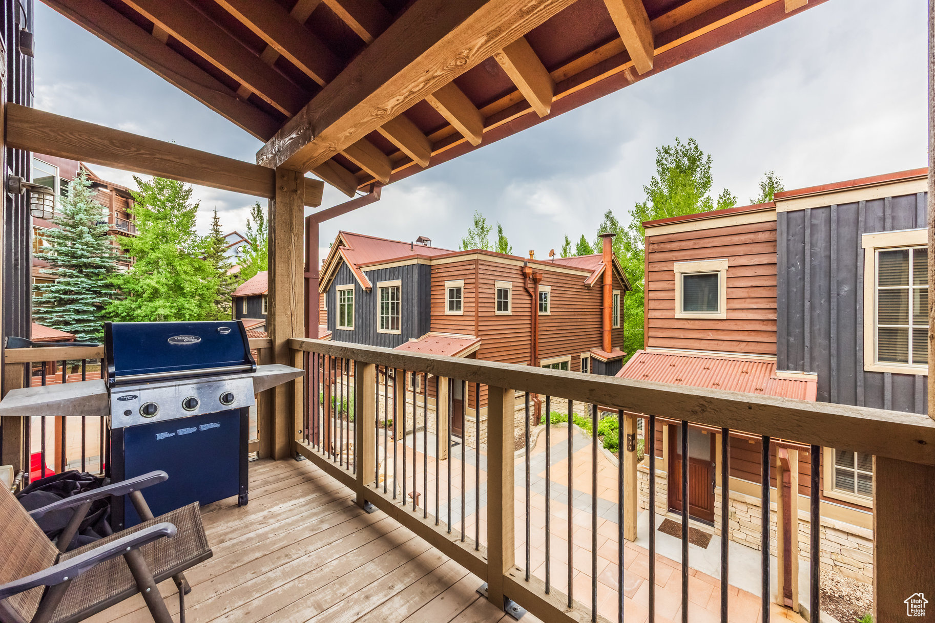 SPIRO CONDOMINIUMS - Residential