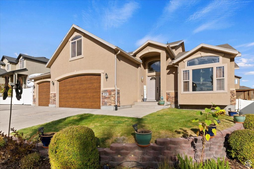 Photo of 5732 W MOON CREST CT, West Jordan, UT 84081 (MLS # 2115267)