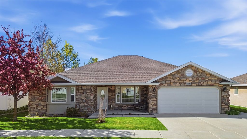 Photo of 232 W 60 S, Hyde Park, UT 84318 (MLS # 2150982)