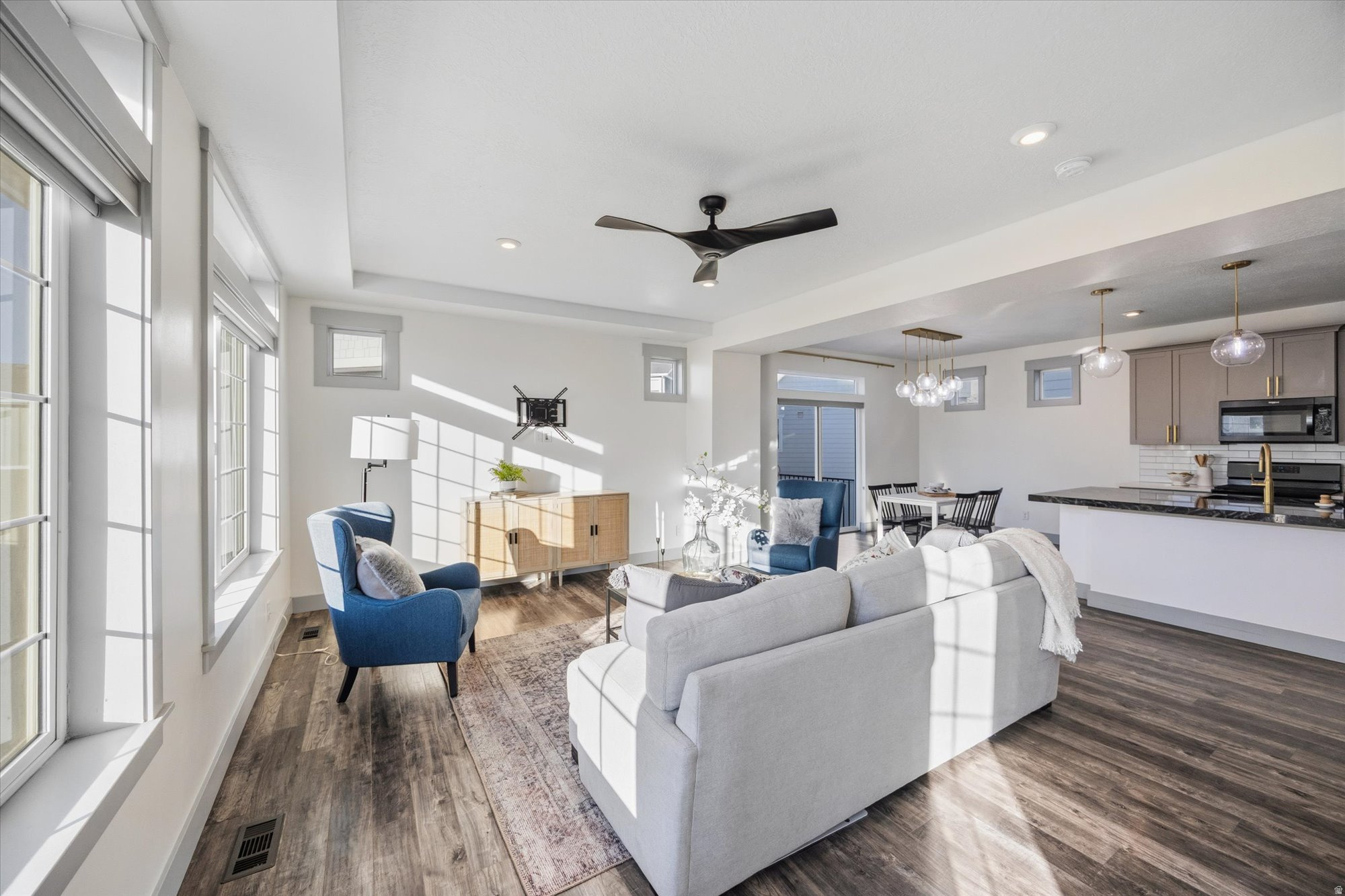 HOLBROOK FARMS PHASE - Residential