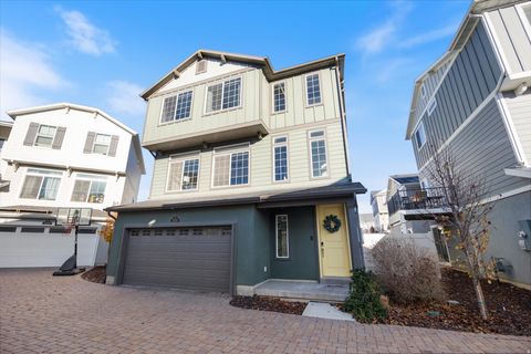 Photo of 2419 N 3130 W, Lehi, UT 84048 (MLS # 2126680)