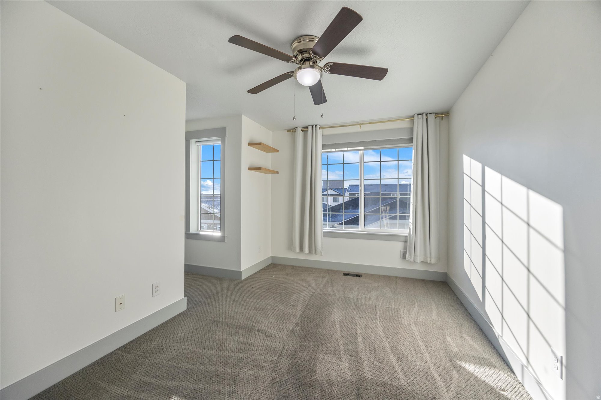 HOLBROOK FARMS PHASE - Residential