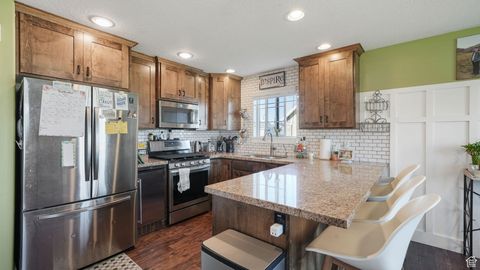Tiny photo for 167 E LAKEVIEW DR, Vineyard, UT 84059 (MLS # 2115361)